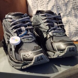 NEW! Size 11 Balenciaga Runner 7.0 Sneaker Chunky Athletic Running Shoes  3m